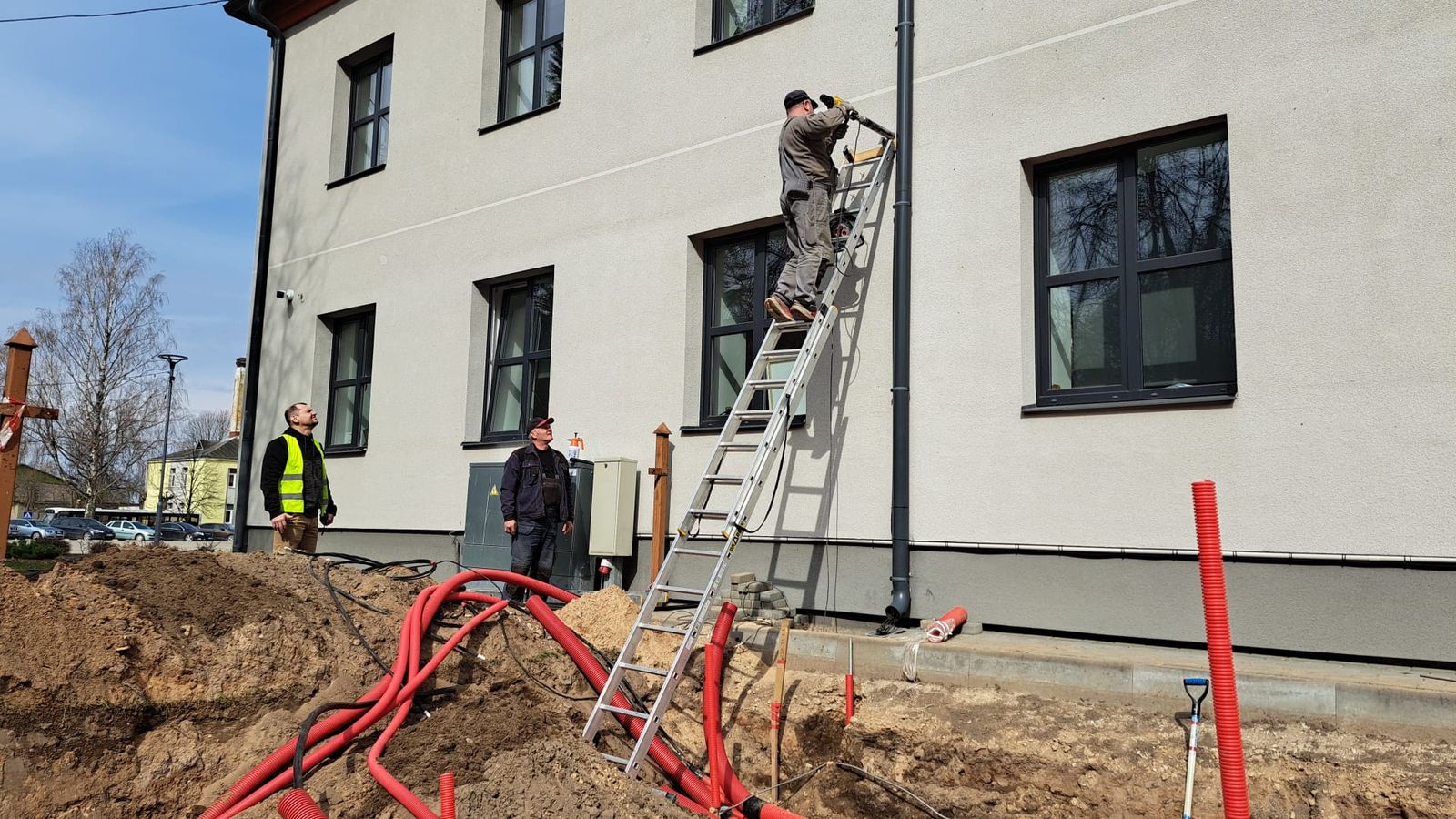 Elektroautobusu stāvlaukums un uzlādes infrastruktūra — 4